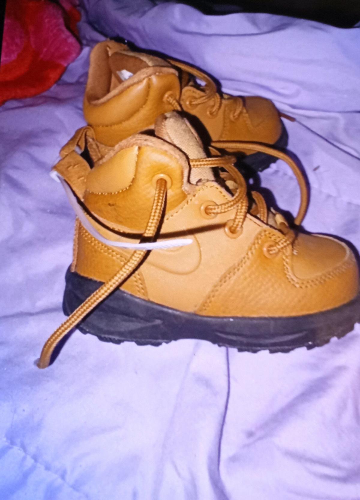 baby boy Nike boots - Dickson City, Pennsylvania - FleaMarketBay