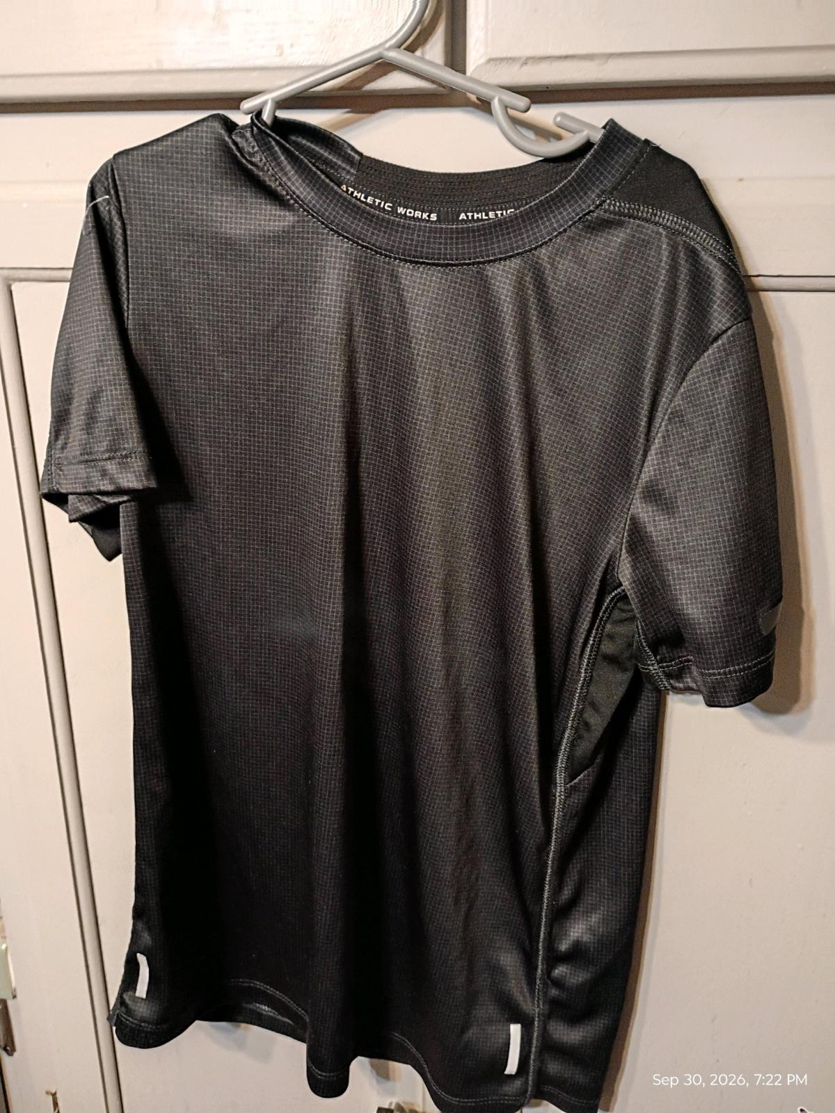 athletic works size 10 12 - Bethpage, Tennessee - FleaMarketBay