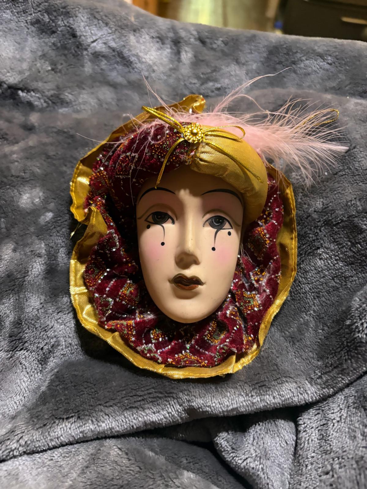 old vintage masks - Sparks, Nevada - FleaMarketBay