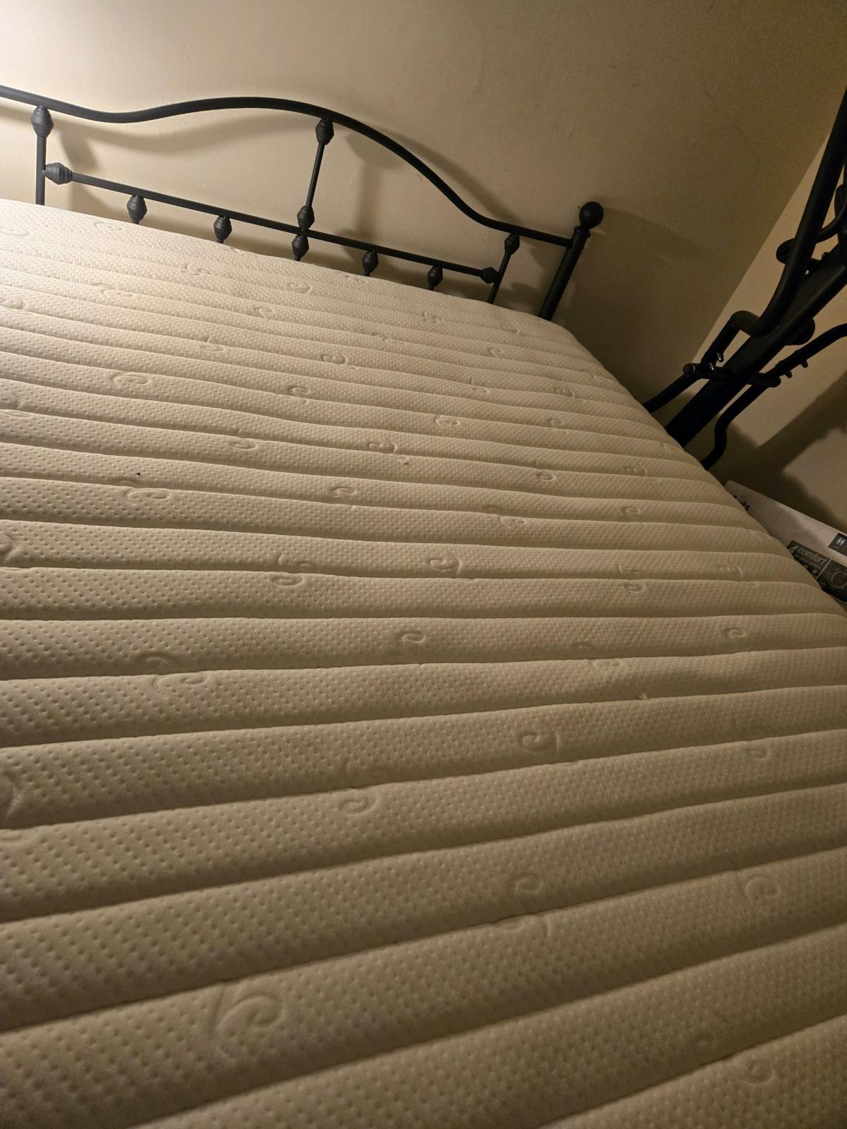 Brand new fullsize bed - Baltimore, Maryland - FleaMarketBay