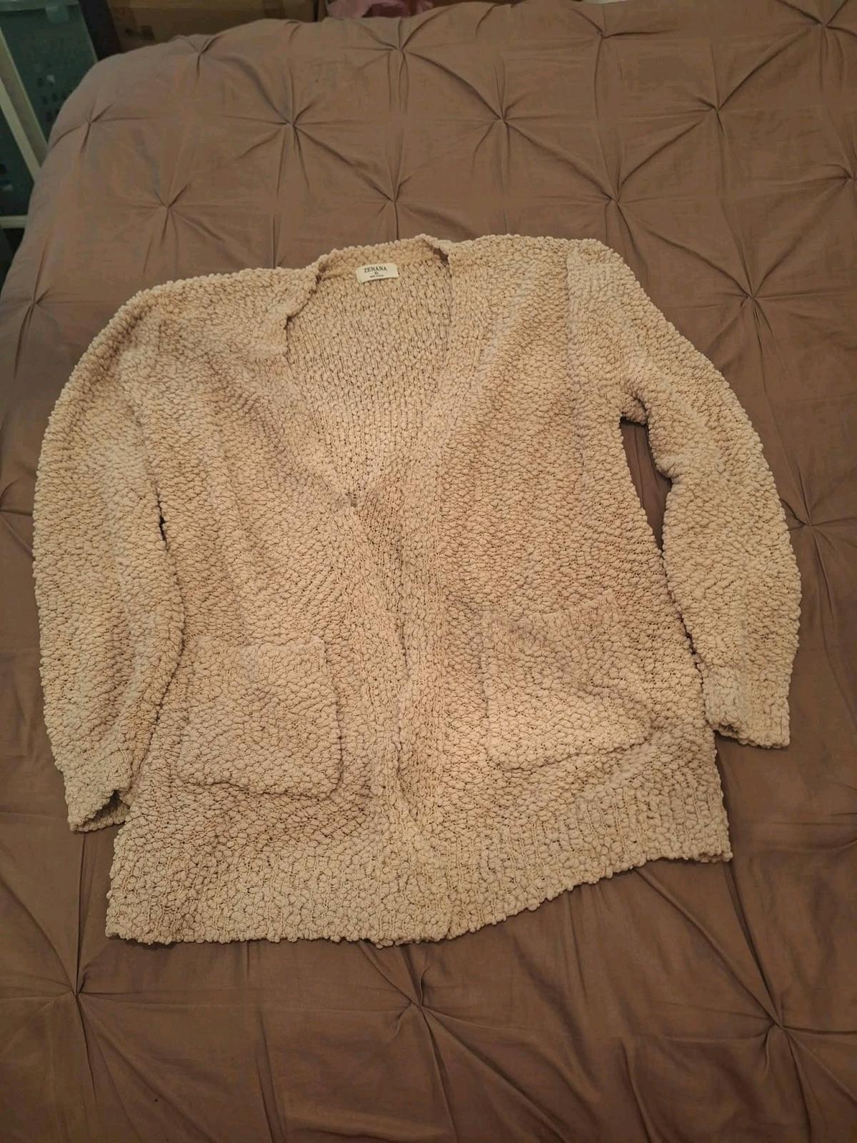 Beige fuzzy shall size XL - Nahunta, Georgia - FleaMarketBay