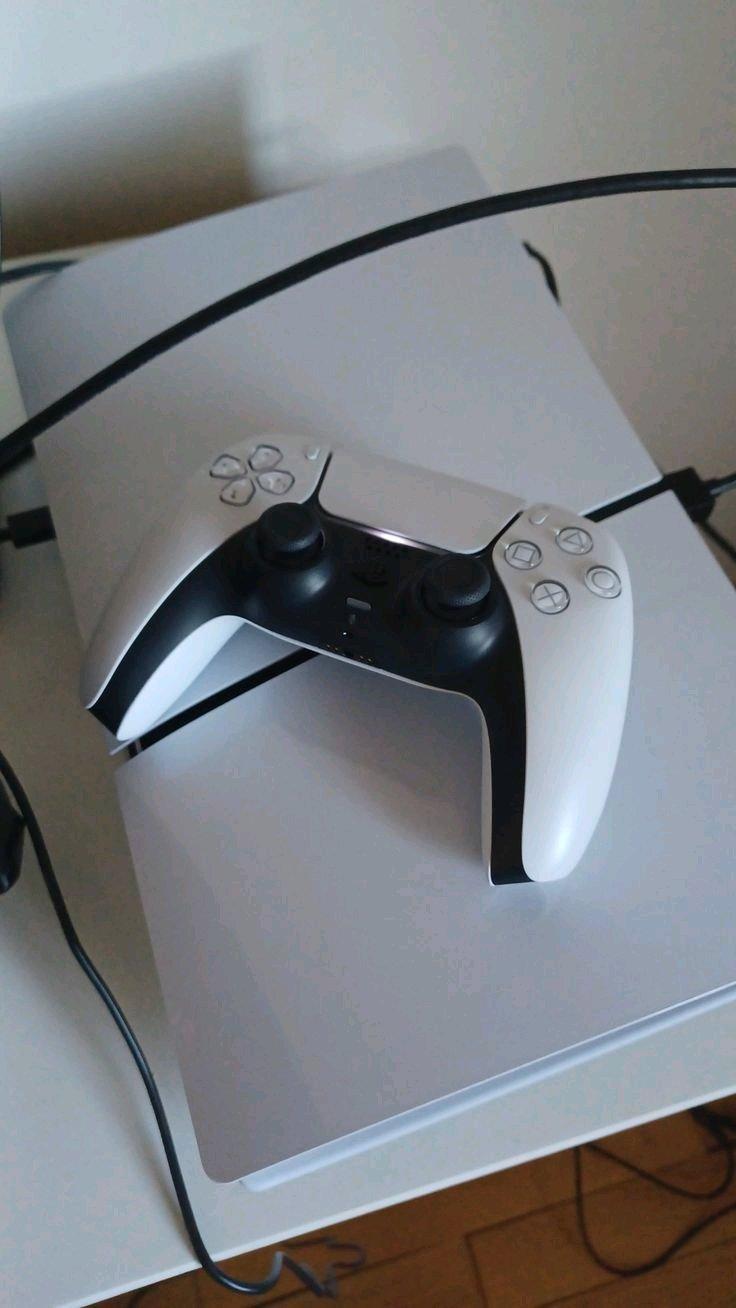 play station 5 - Miami Beach, Florida - FleaMarketBay