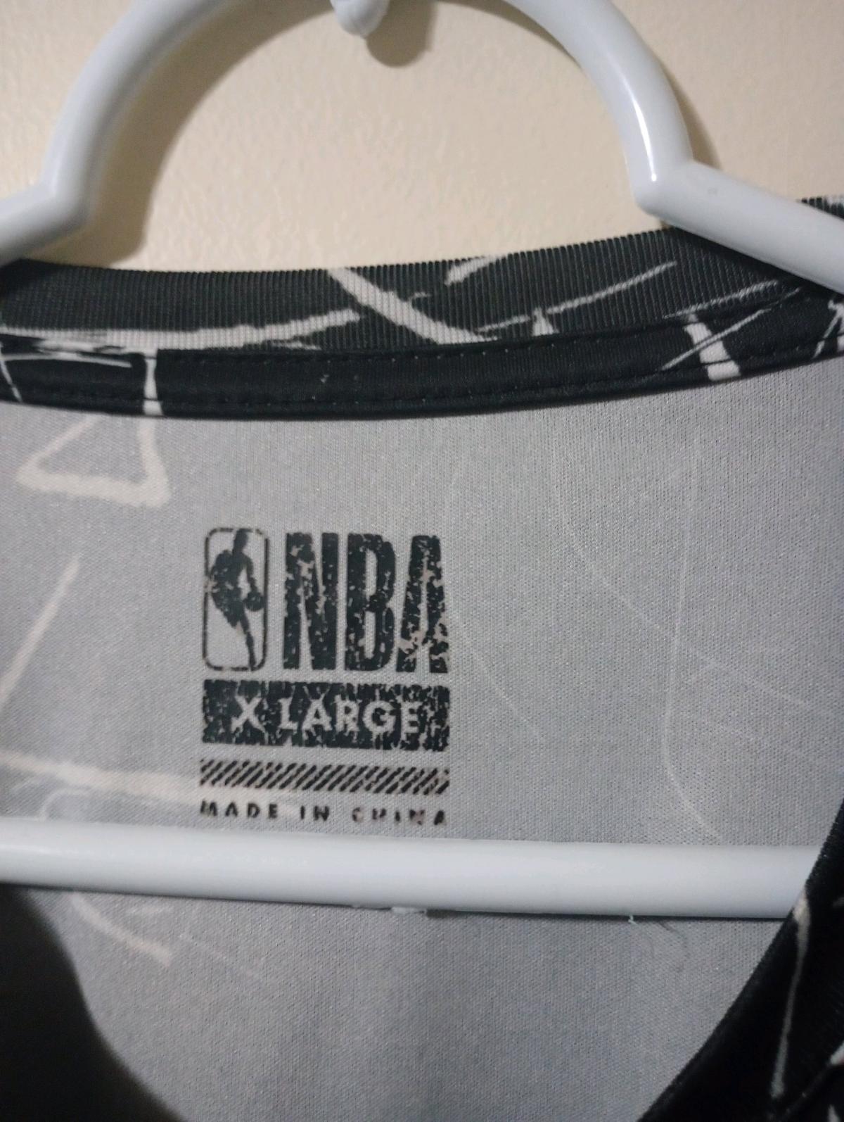 NBA Tshirt black XL - Campbellsville, Kentucky - FleaMarketBay