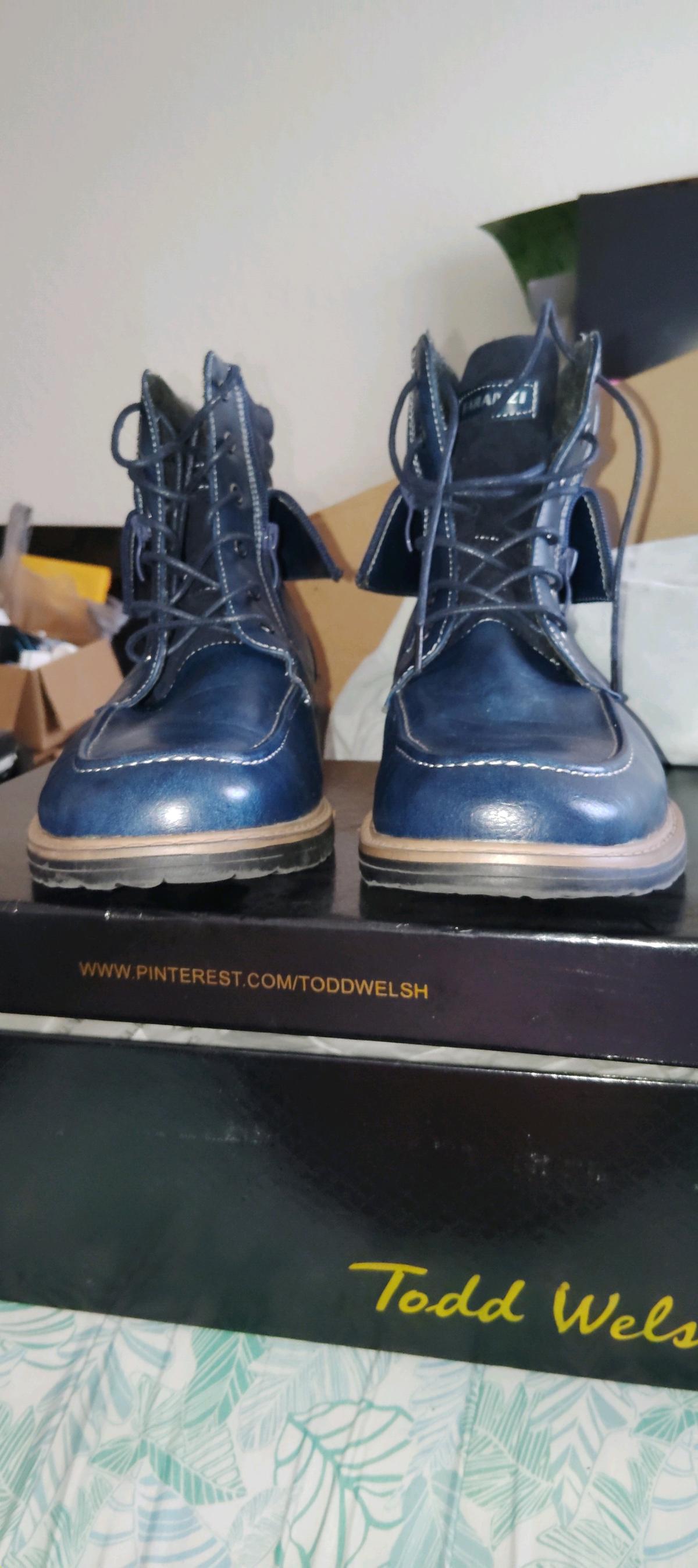 Mens Blue Tod Welsh Shoes - Sanford, Florida - FleaMarketBay