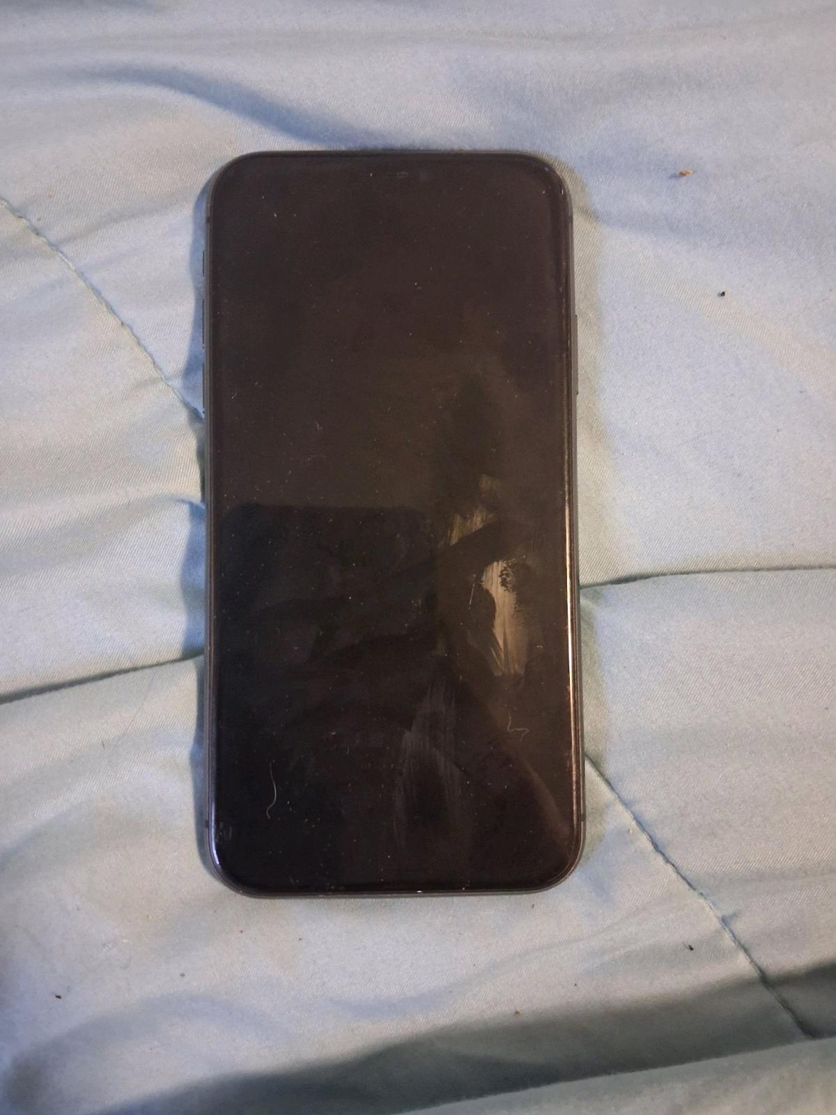 iPhone 11 64 GBS Read Description - Aquasco, Maryland - FleaMarketBay