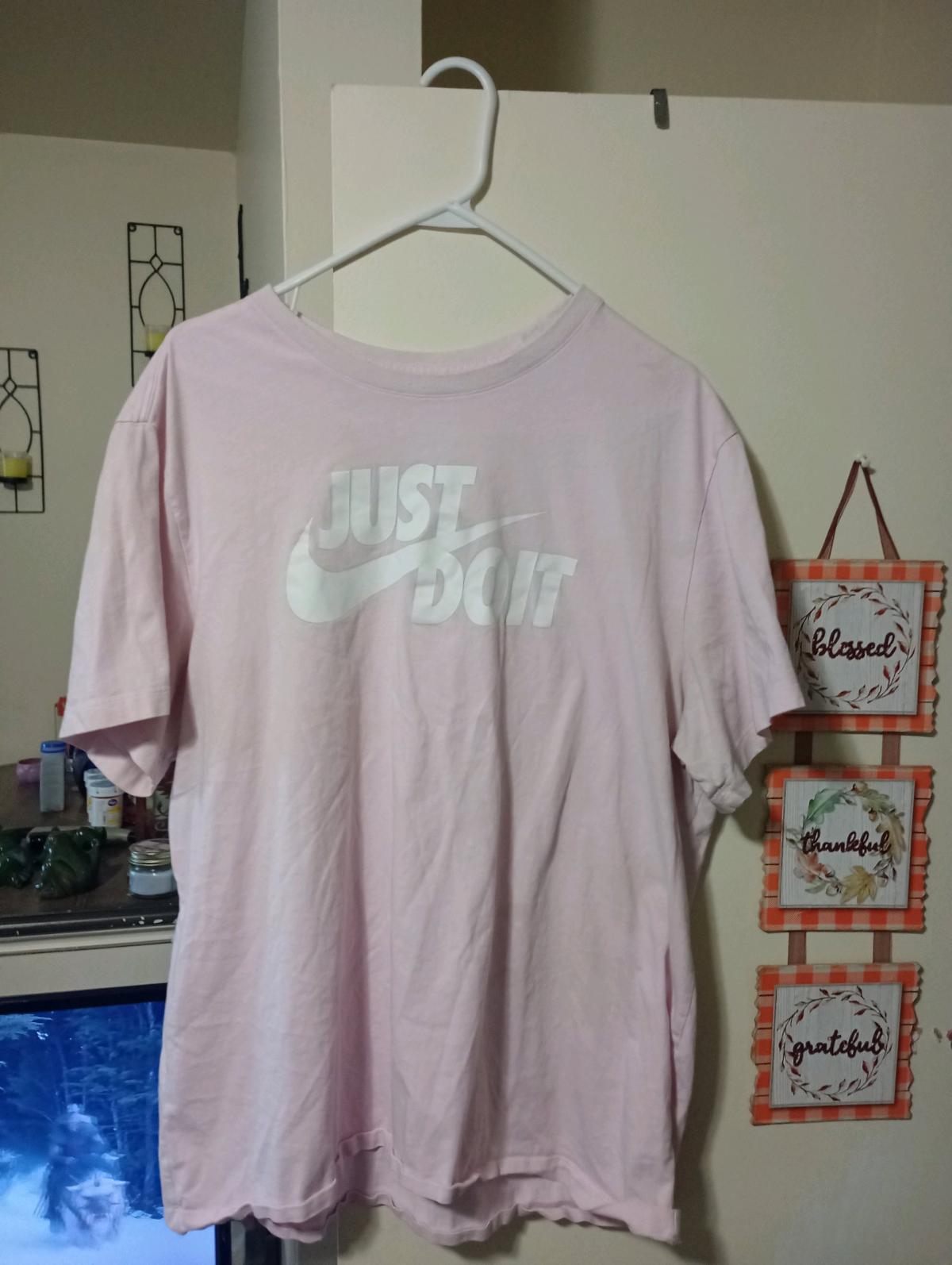 Nike pink womens shirt medium size Just Do It - Campbellsville, Kentucky - FleaMarketBay
