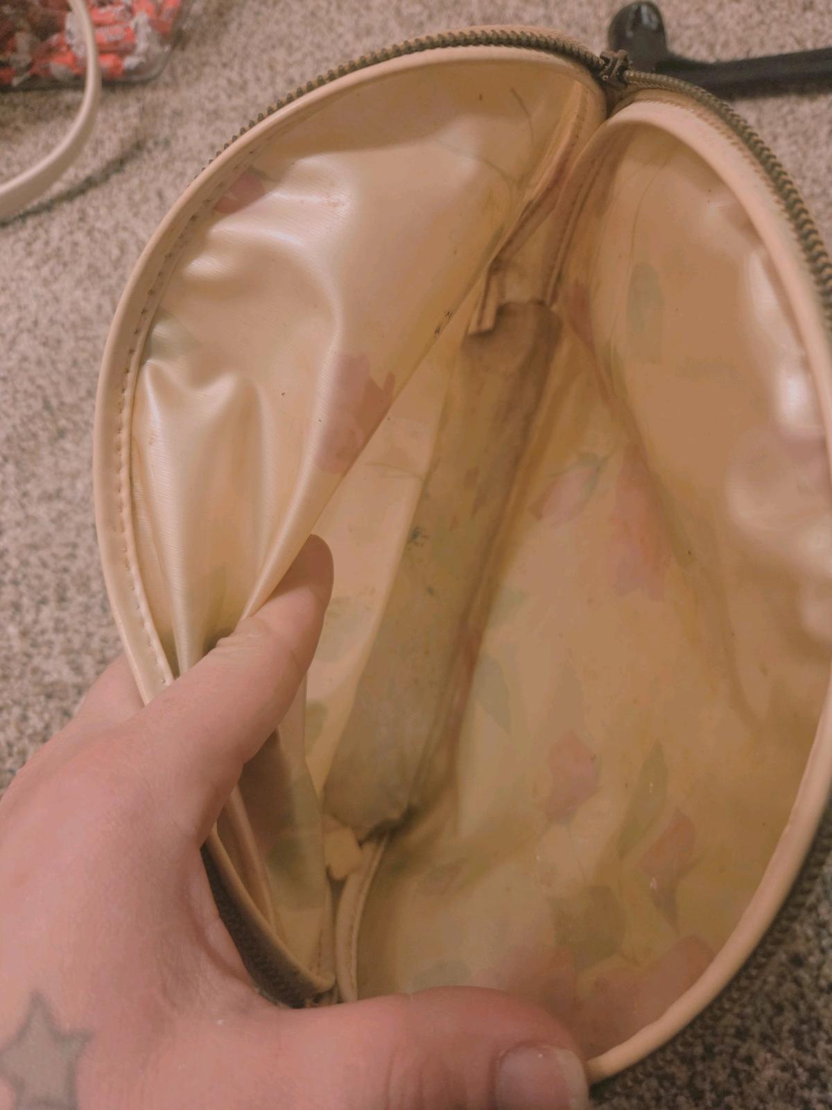 small floral vintage cosmetics bag - Estherville, Iowa - FleaMarketBay