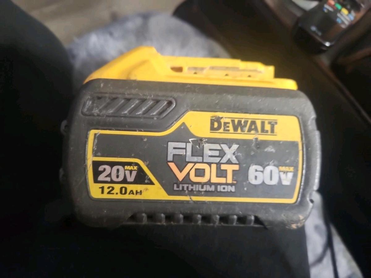 DEWALT DCB612 FLEXVOLT 20V60V MAX 120 Ah LithiumIon Battery - Richmond, California - FleaMarketBay