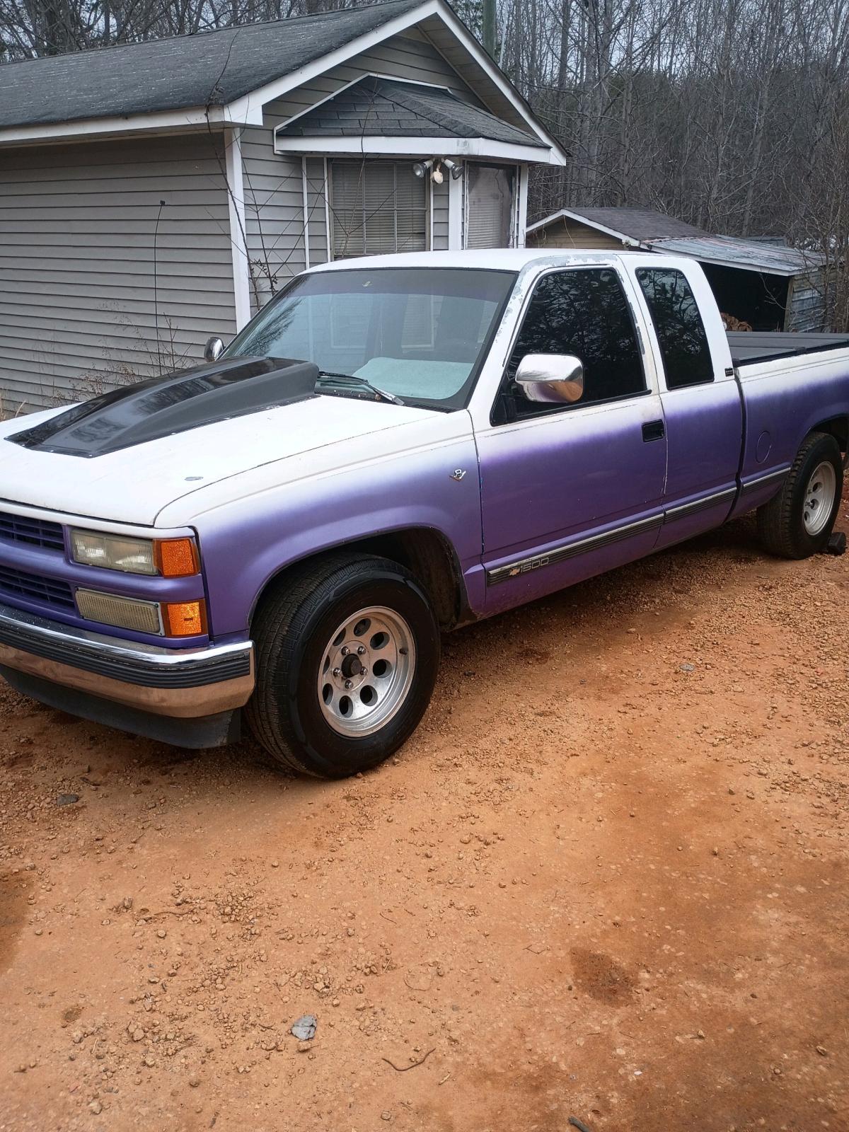 1992 Chevrolet truck cab and a half - Akaska, South Dakota - FleaMarketBay