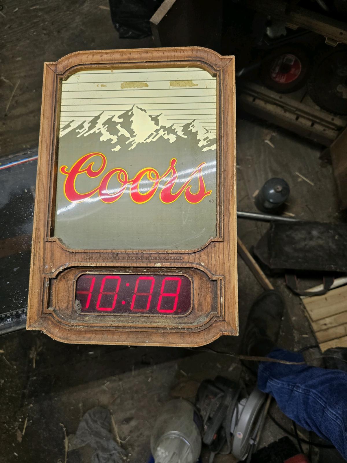 Coors sign clock - Clanton, Alabama - FleaMarketBay