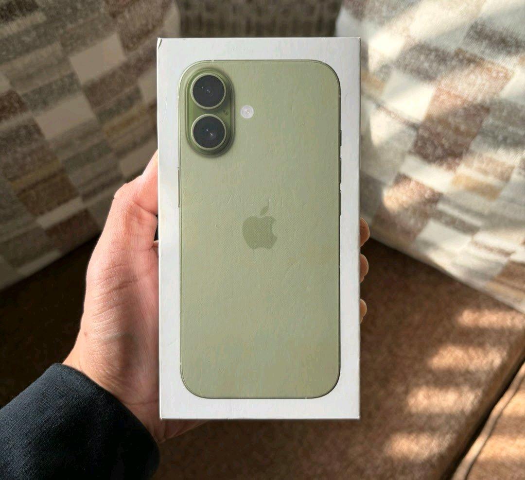 Apple iPhone 17 unlocked - Adamsville, Alabama - FleaMarketBay