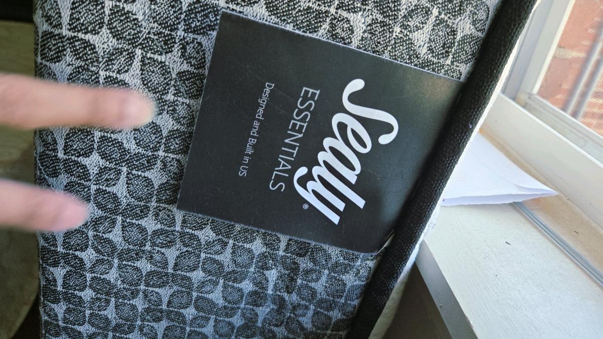 Sealy mattress - Edison, New Jersey - FleaMarketBay