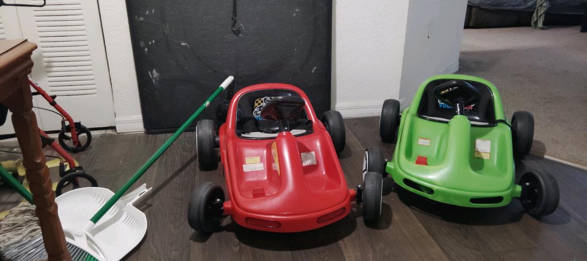Two Electric Go Carts - Sanford, Florida - FleaMarketBay