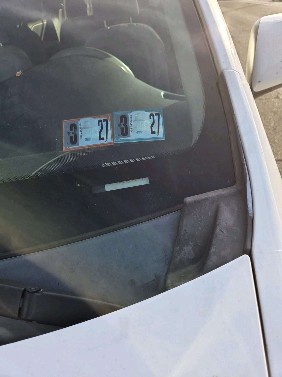 2011 Toyota Sienna LE in good condition - Philadelphia, Pennsylvania - FleaMarketBay