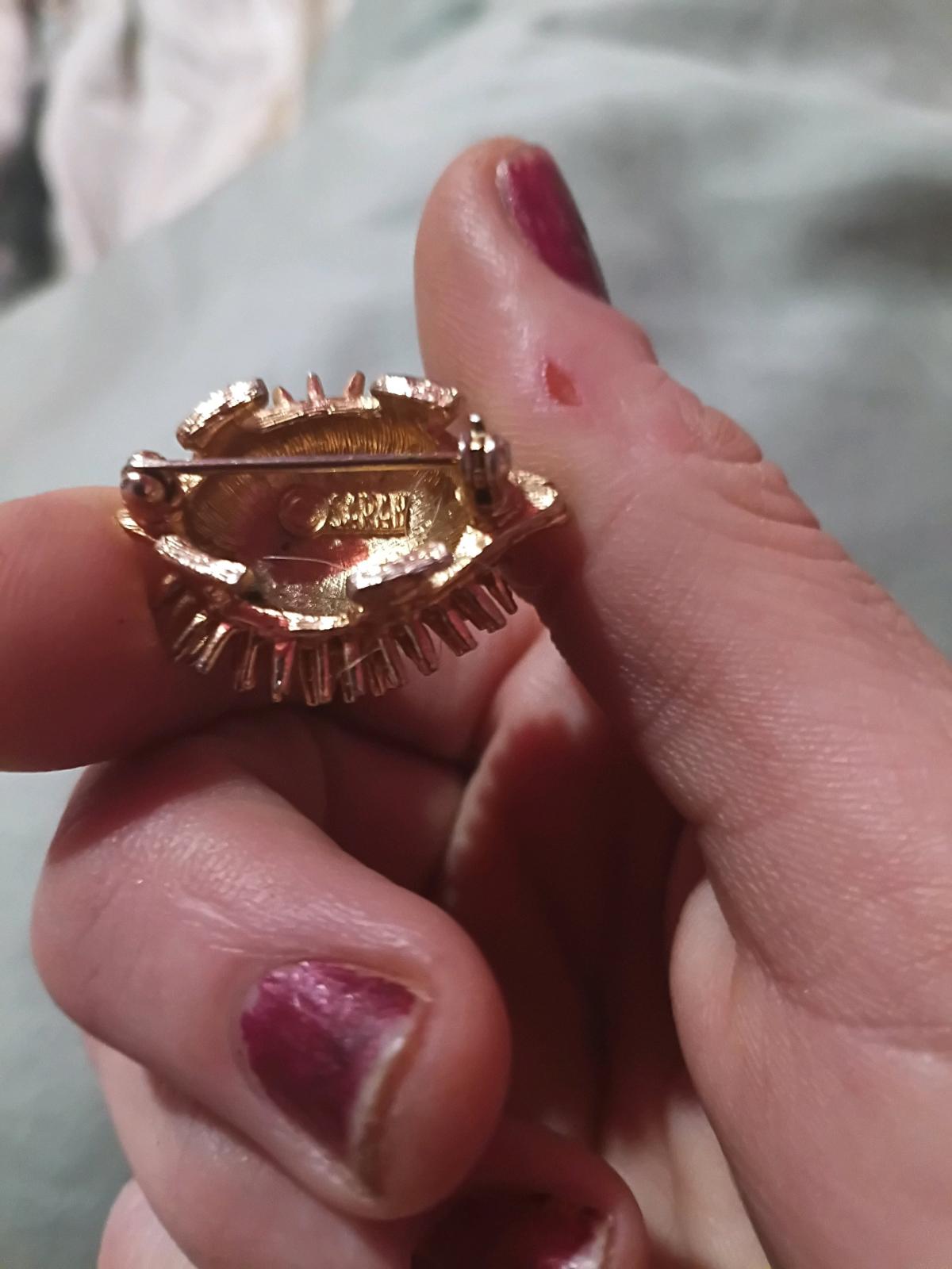 14kt gold vintage porcupine broch pin - Jefferson, Alabama - FleaMarketBay