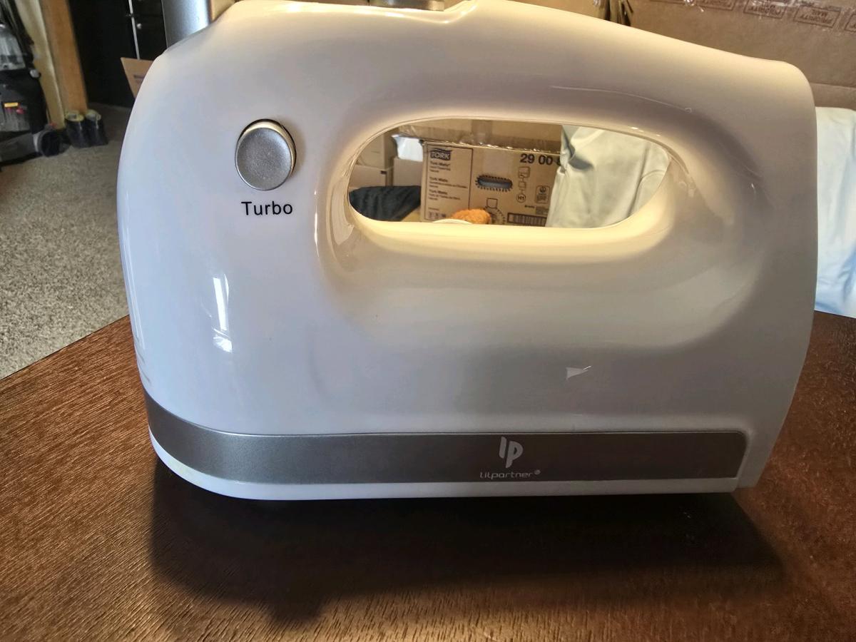 Selling a Lilpartner 5speed electric hand mixer Model CX6661 - Sulphur, Oklahoma - FleaMarketBay