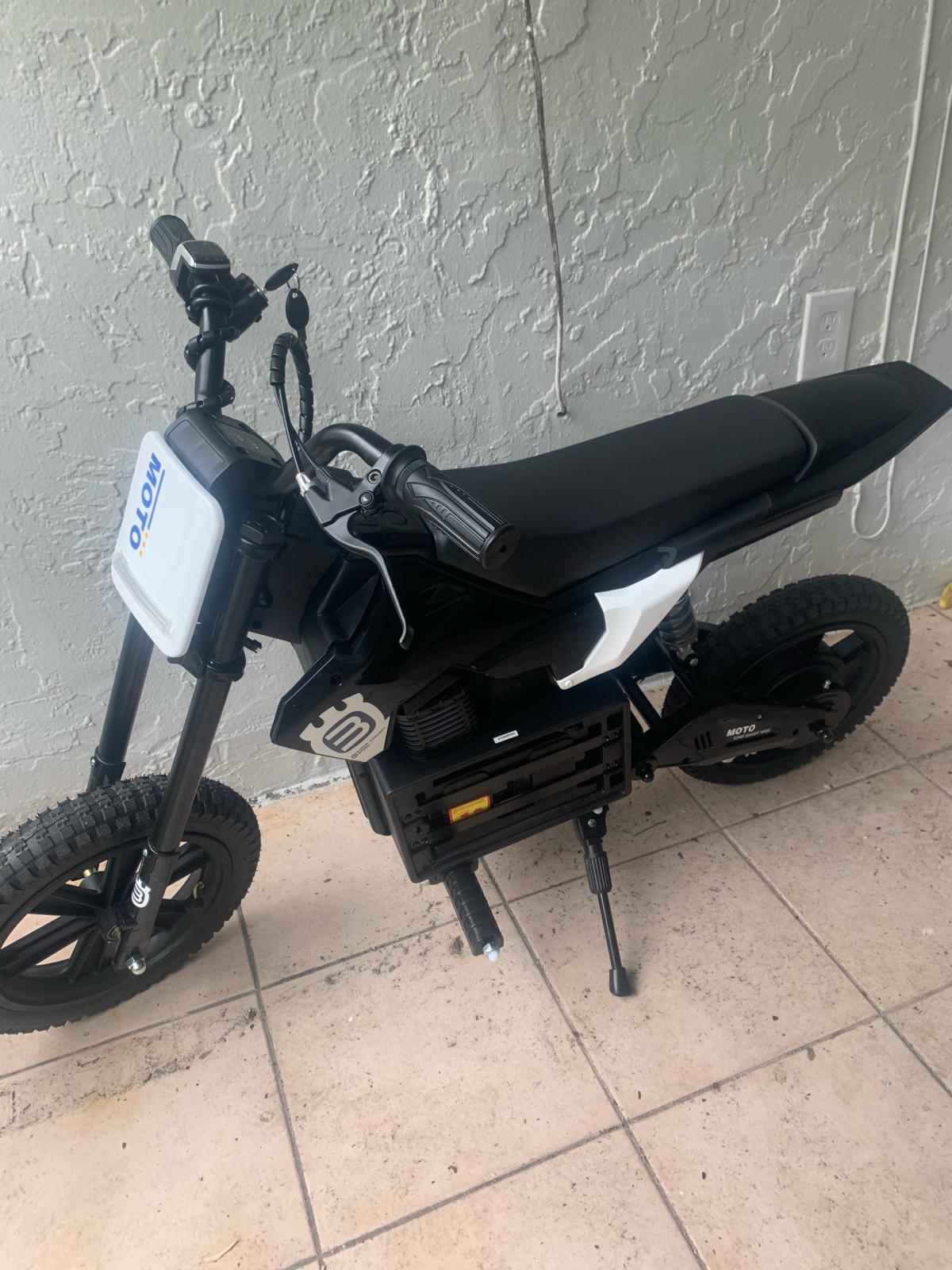 24v kids moto electric dirt bike - Pompano Beach, Florida - FleaMarketBay