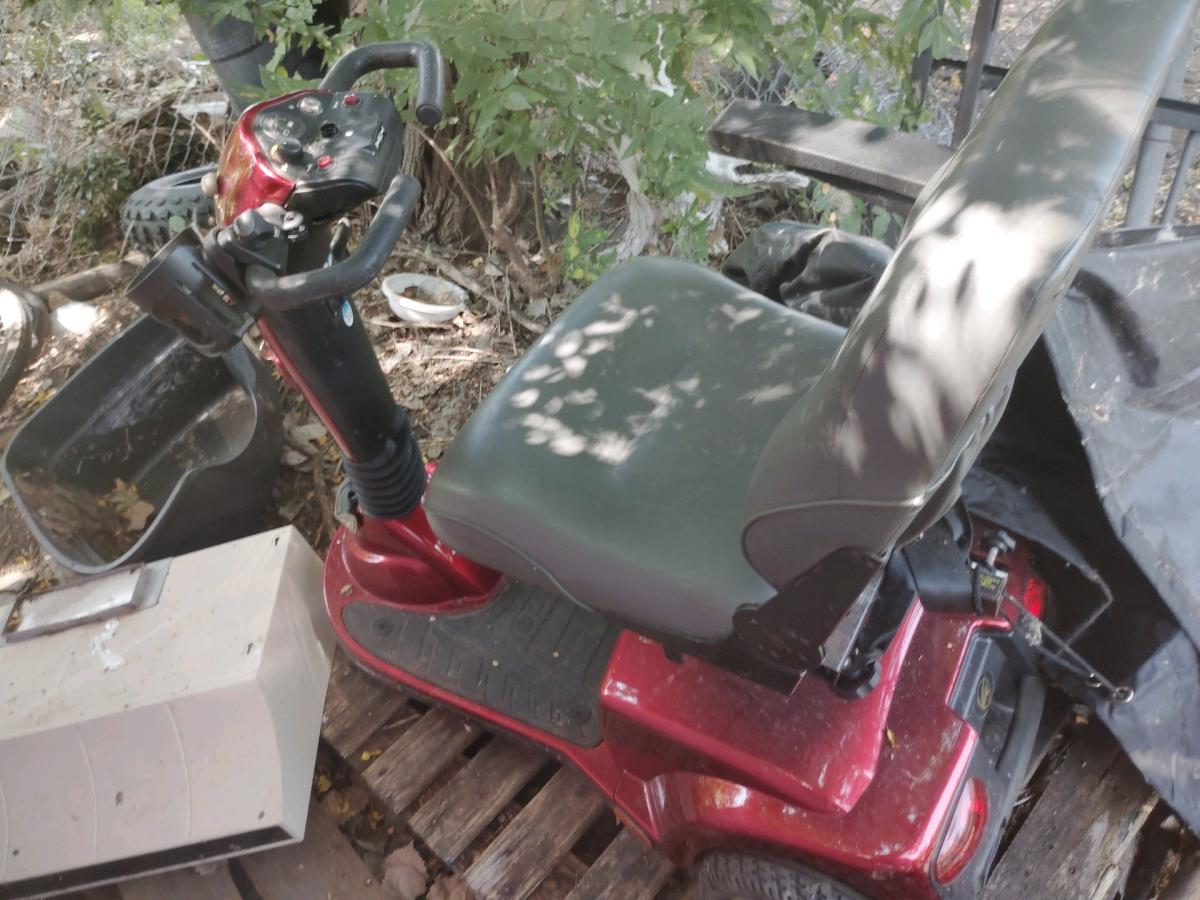 eltric mobility chair just needs batteries - Austin, Texas - FleaMarketBay