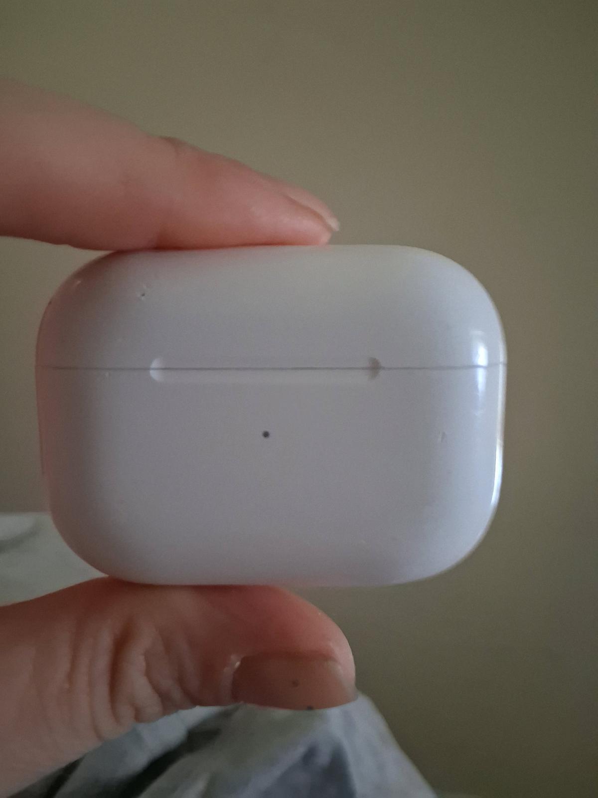 air pod 3 pro gently used - Dayton, Ohio - FleaMarketBay