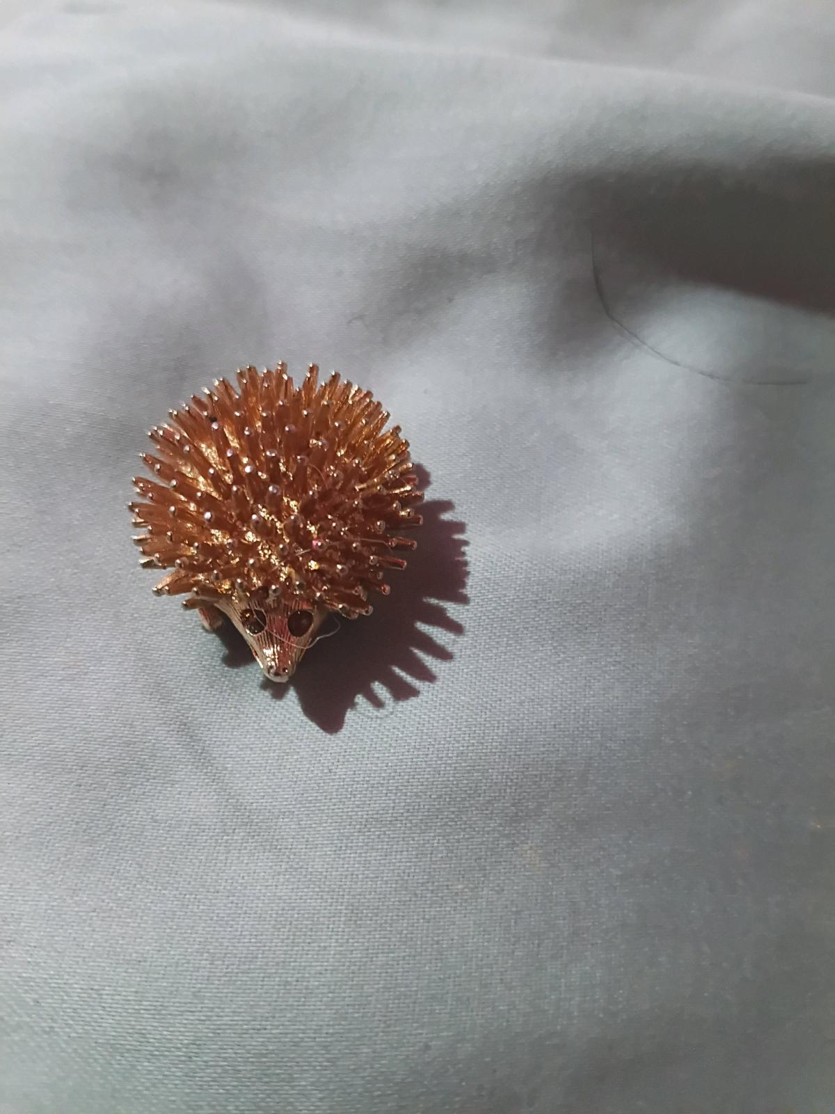 14kt gold vintage porcupine broch pin - Jefferson, Alabama - FleaMarketBay