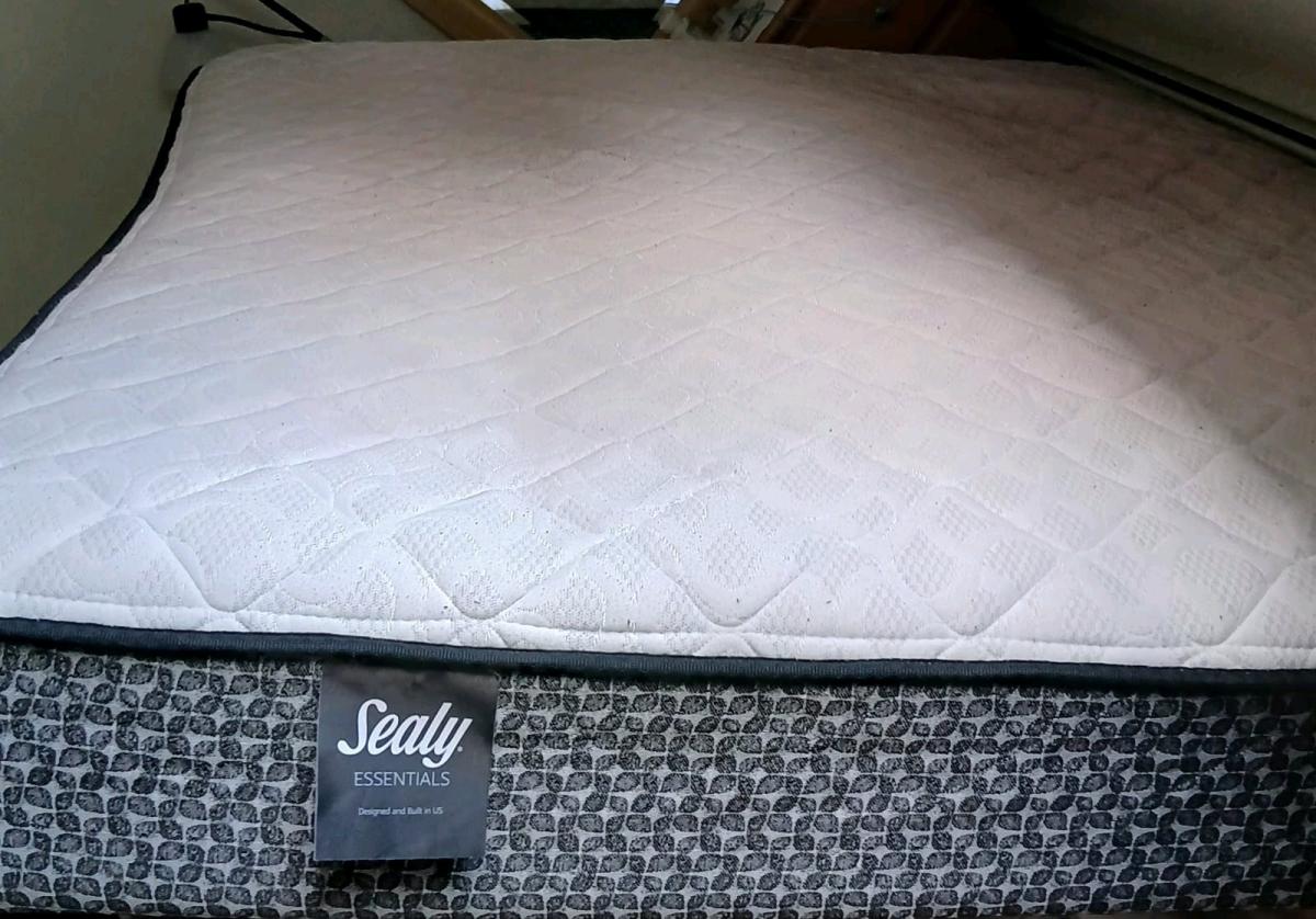 Sealy mattress - Edison, New Jersey - FleaMarketBay