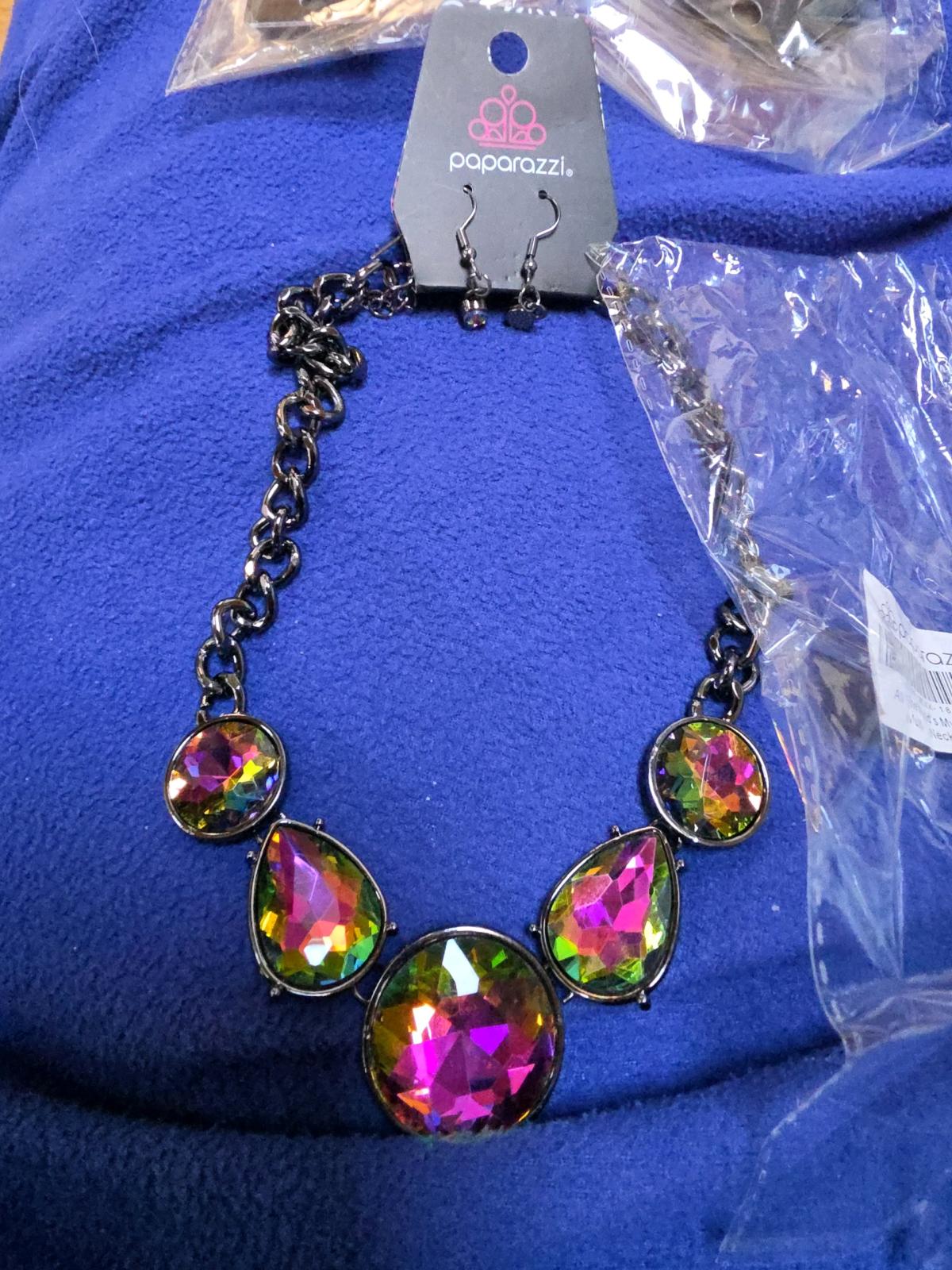 big jewelry sale - Wadsworth, Illinois - FleaMarketBay