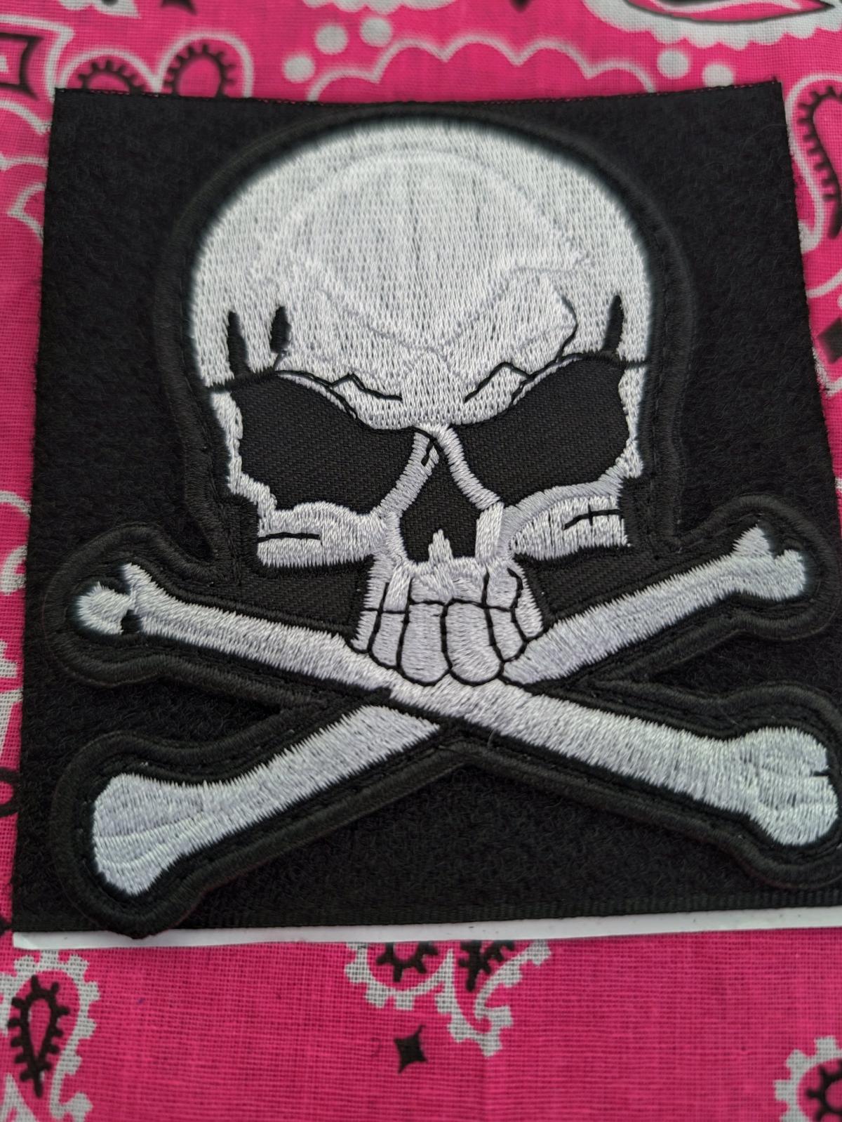 Iron on White Bone skull - Saint Martin, Minnesota - FleaMarketBay