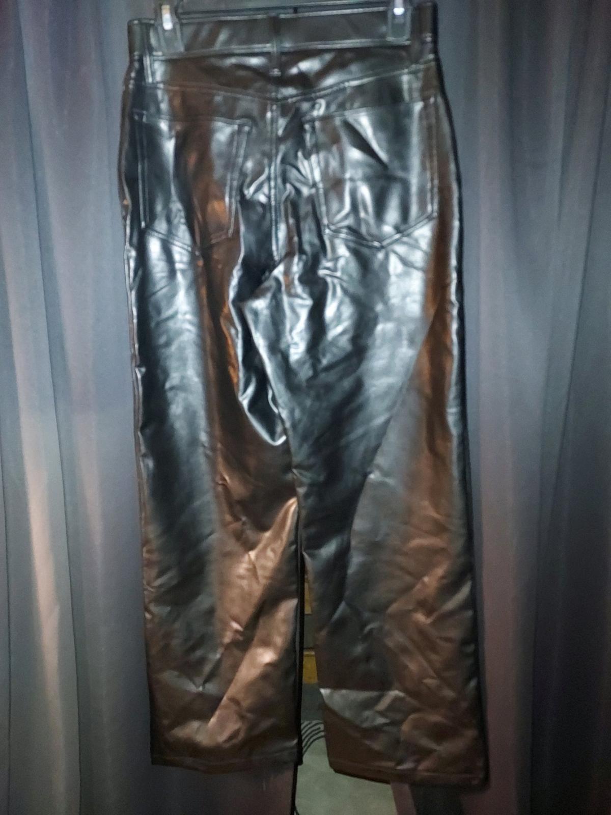 Ambercrombie and Fitch Black Faux Leather Pants Size 6s - Ballwin, Missouri - FleaMarketBay