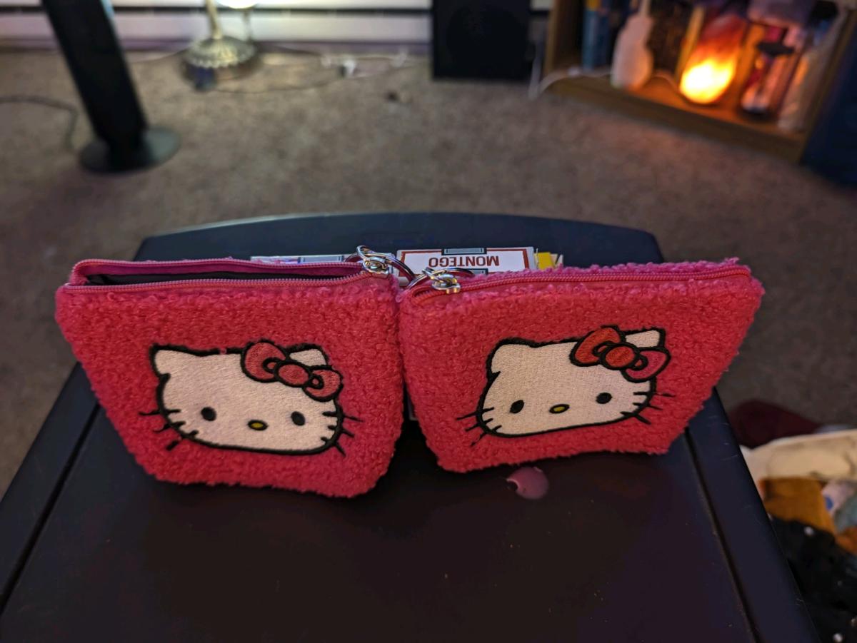 Hello Kitty Coin Purse - Saint Louis Park, Minnesota - FleaMarketBay