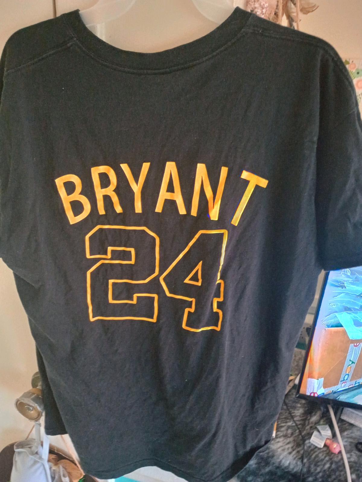 Kobe Bryant black shirt size medium - Campbellsville, Kentucky - FleaMarketBay