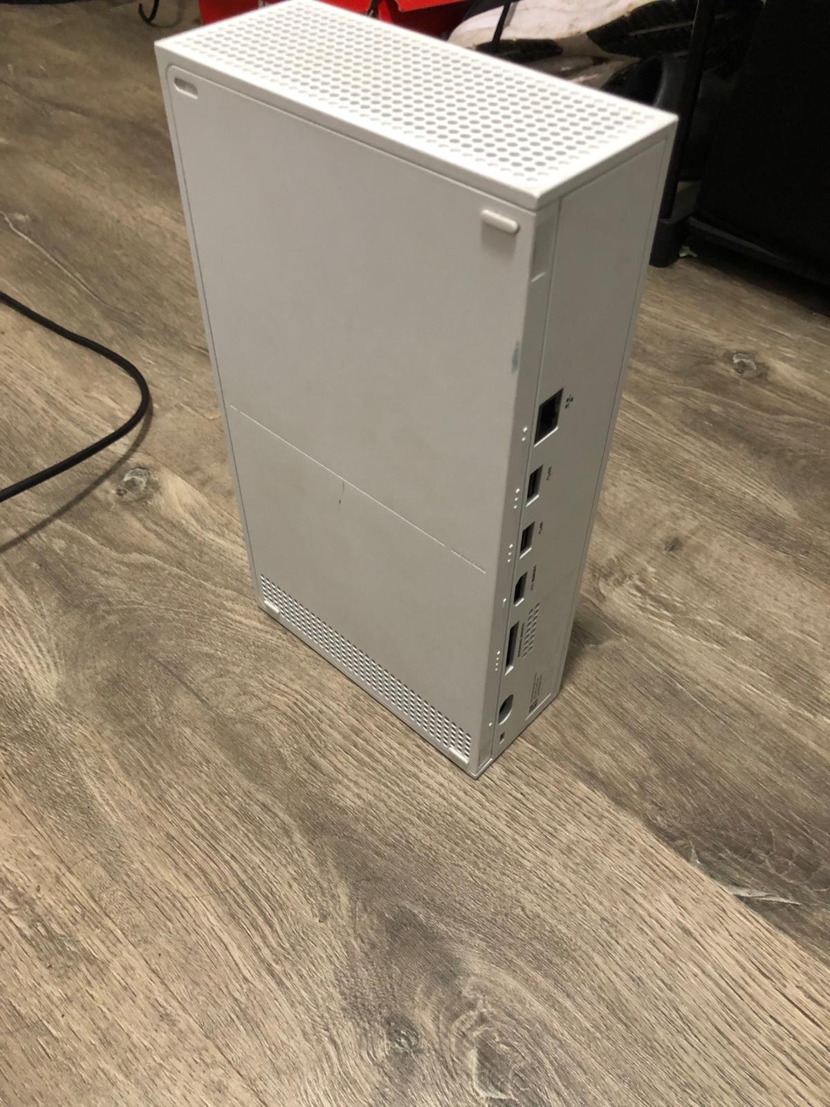 Xbox series XS only had for a half a year - Loudonville, Ohio - FleaMarketBay