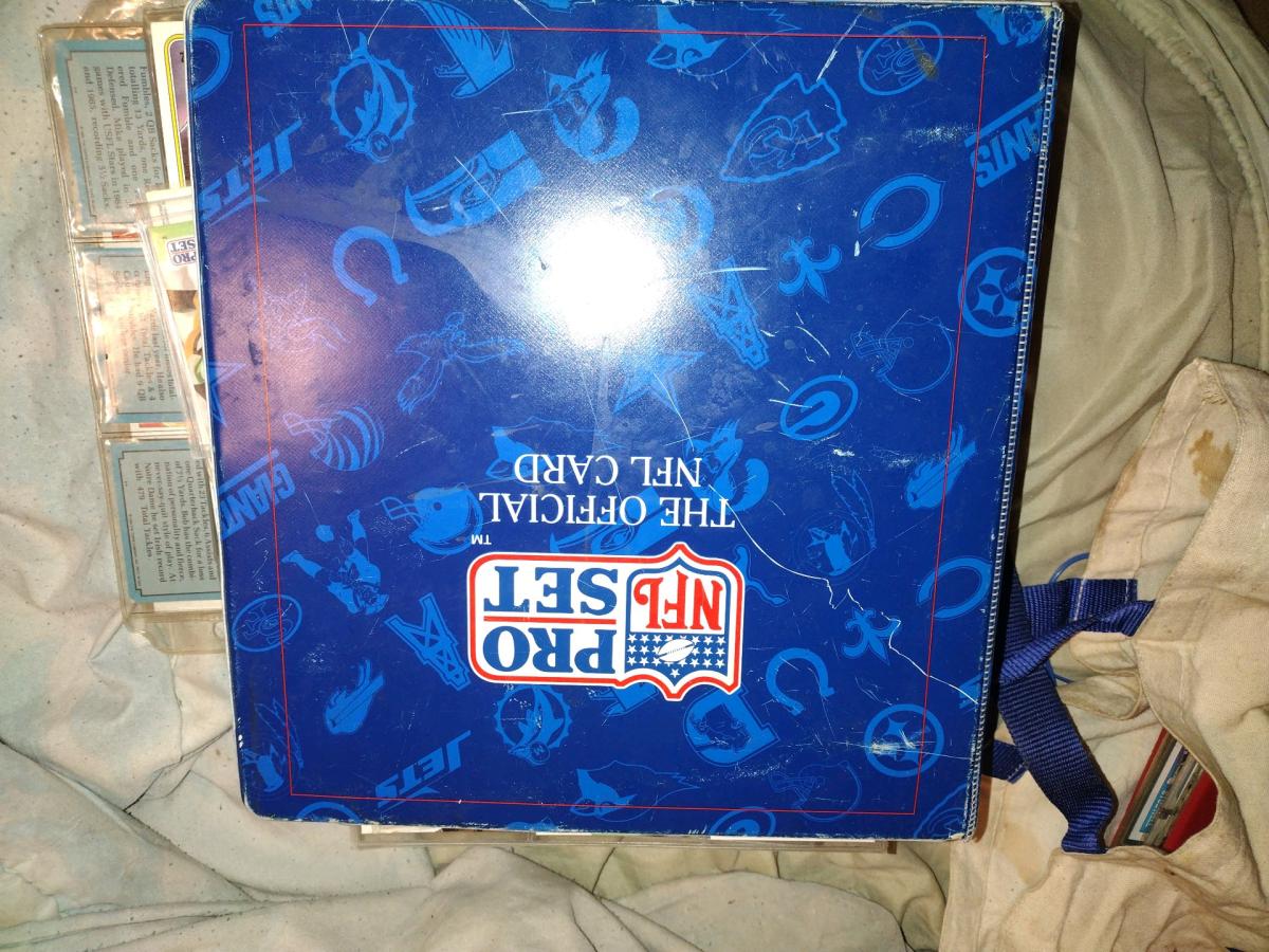 football cards with NFL binder - Monroe, Louisiana - FleaMarketBay