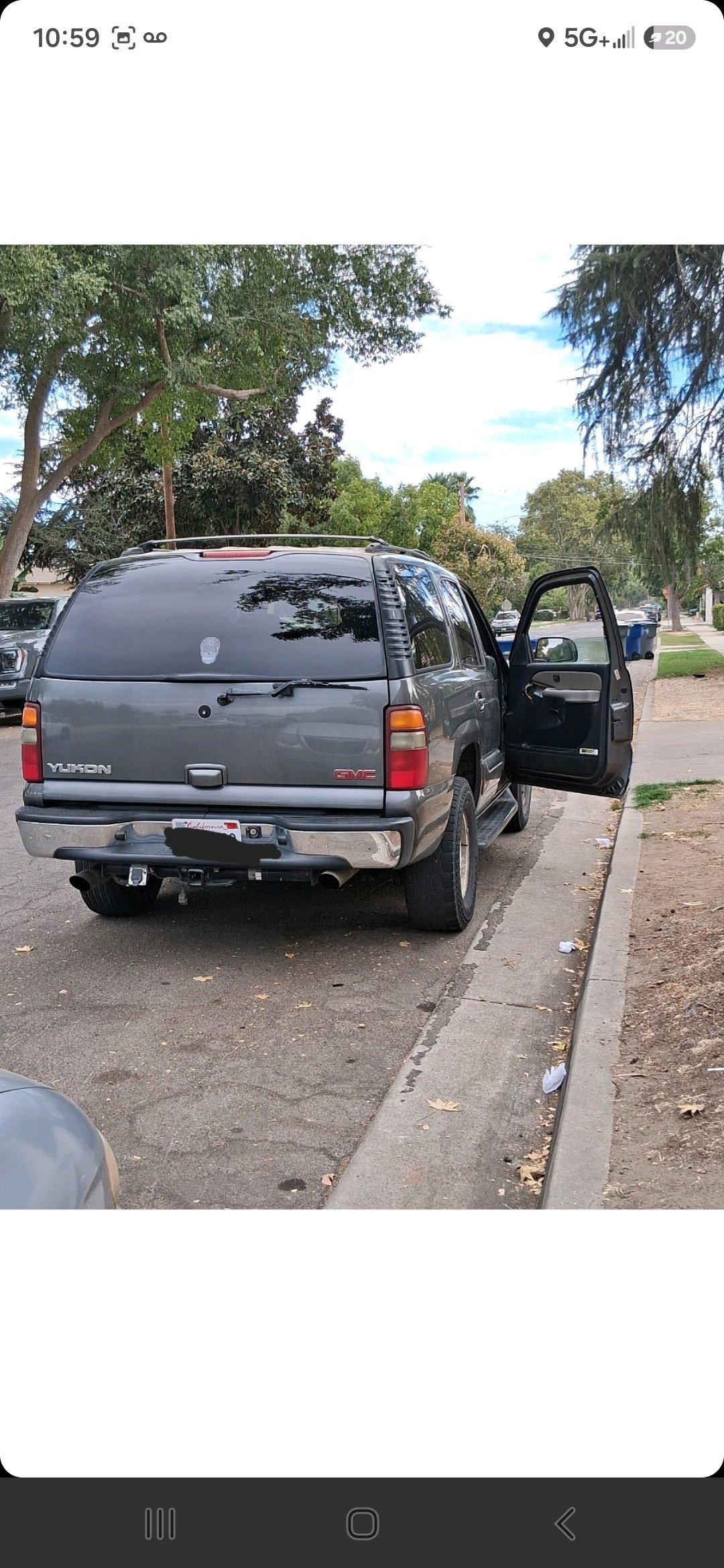 GMC Yukon 2002 8 SEATS runs and drives - Fresno, California - FleaMarketBay