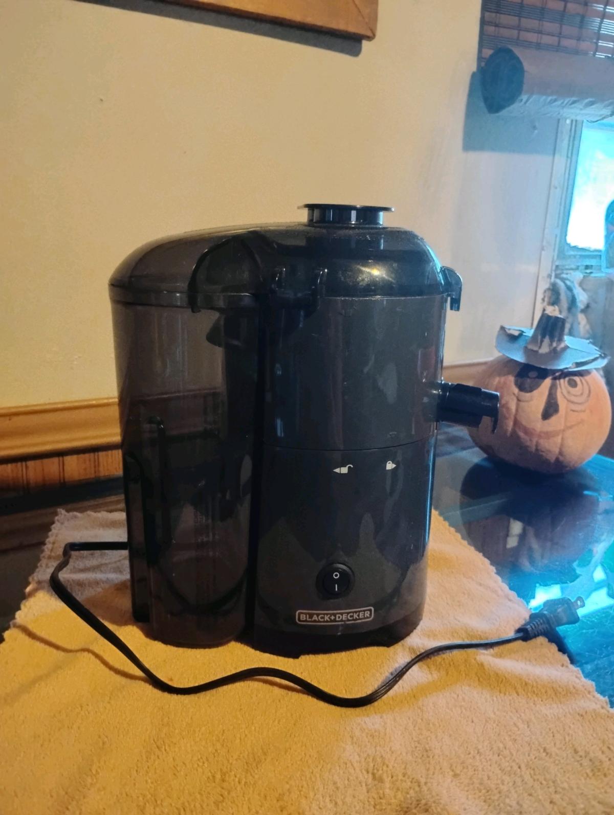 black and decker juicer - Mount Airy, North Carolina - FleaMarketBay