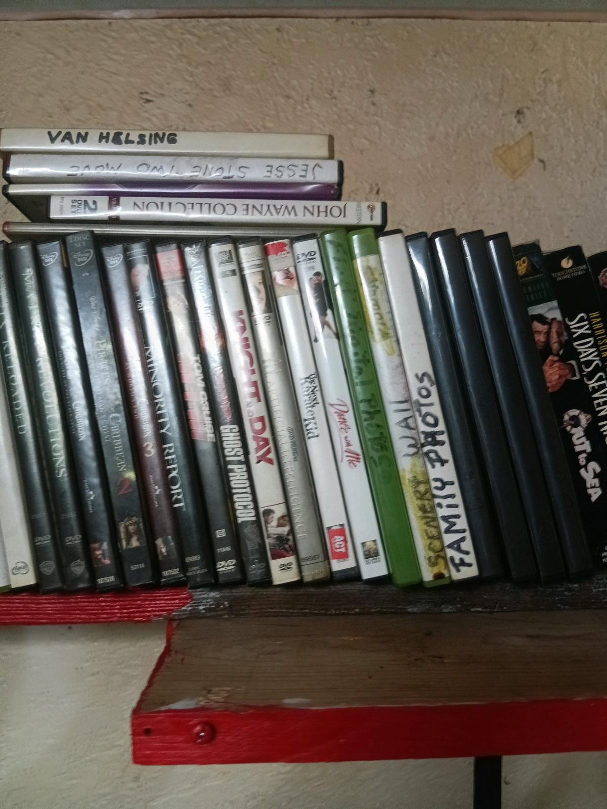all movies are 1 00 - Springfield, Oregon - FleaMarketBay