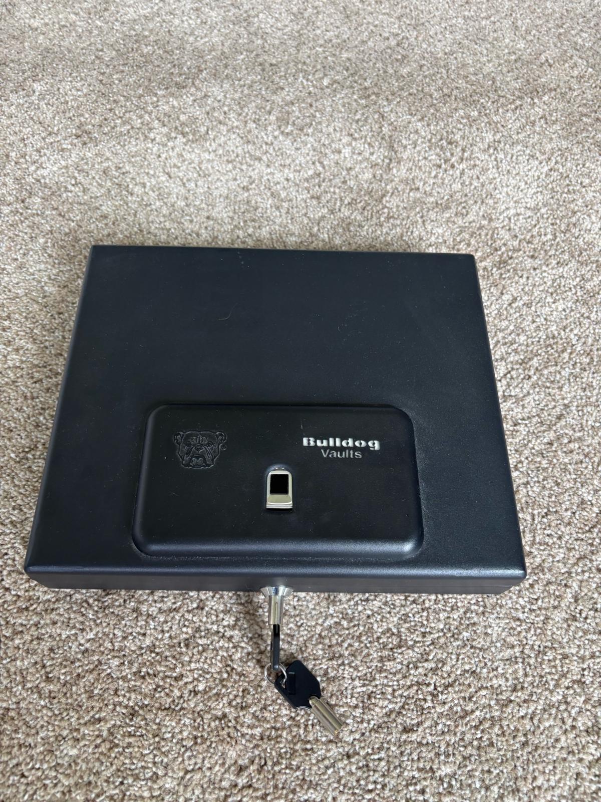 Biometrics Pistol Safe - Saint Louis, Missouri - FleaMarketBay