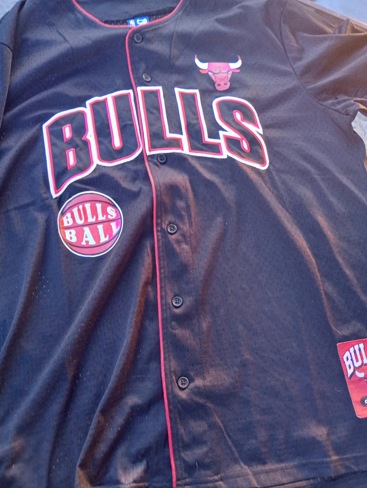 Bulls NBA Jersey shirt barley worn great shape - Campbellsville, Kentucky - FleaMarketBay