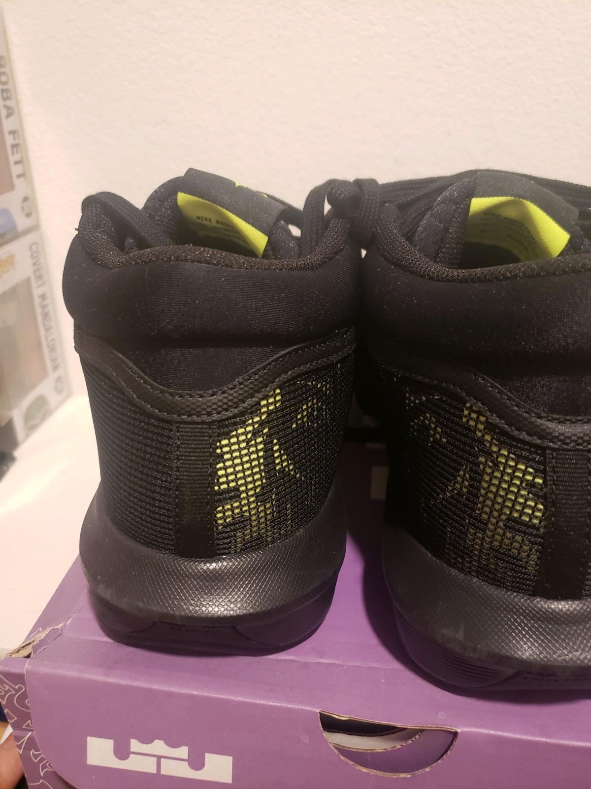 Nike Lebron Witness 8 VIII black Volt Size 12 - Calimesa, California - FleaMarketBay