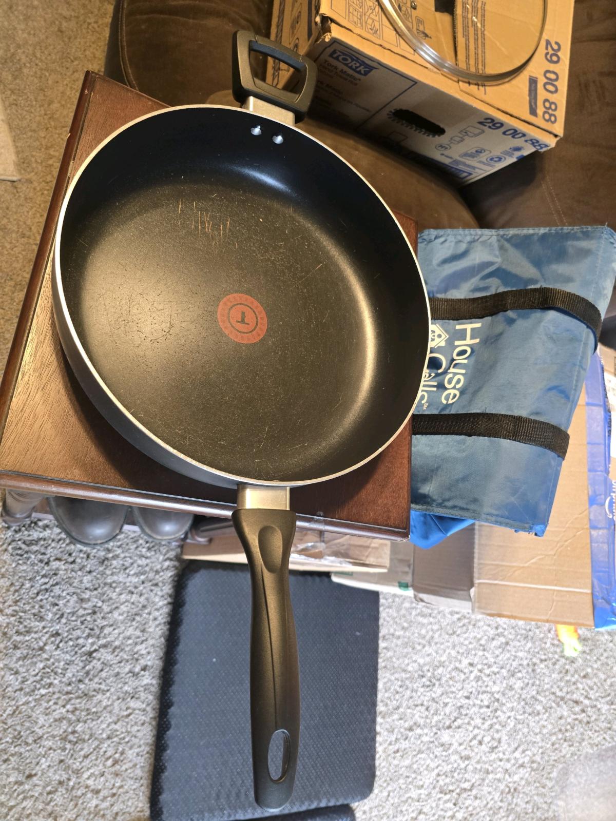 Tfal Deep Skillet  Saute Pan with Glass Lid 12 - Sulphur, Oklahoma - FleaMarketBay