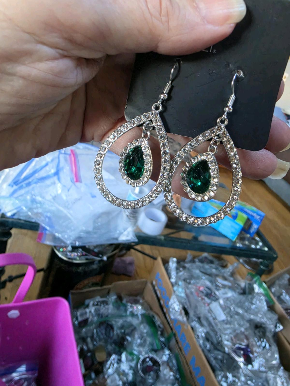 big jewelry sale - Wadsworth, Illinois - FleaMarketBay