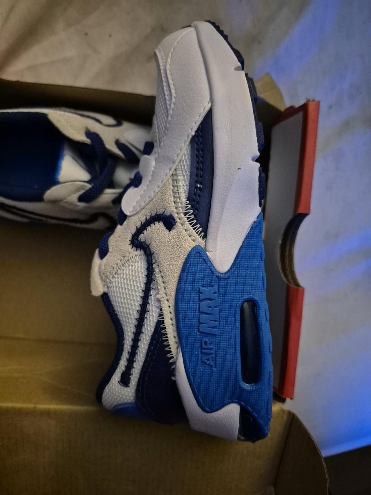 Nike Air Max Boys sz 11c brand new never worn - Hamilton, Ohio - FleaMarketBay
