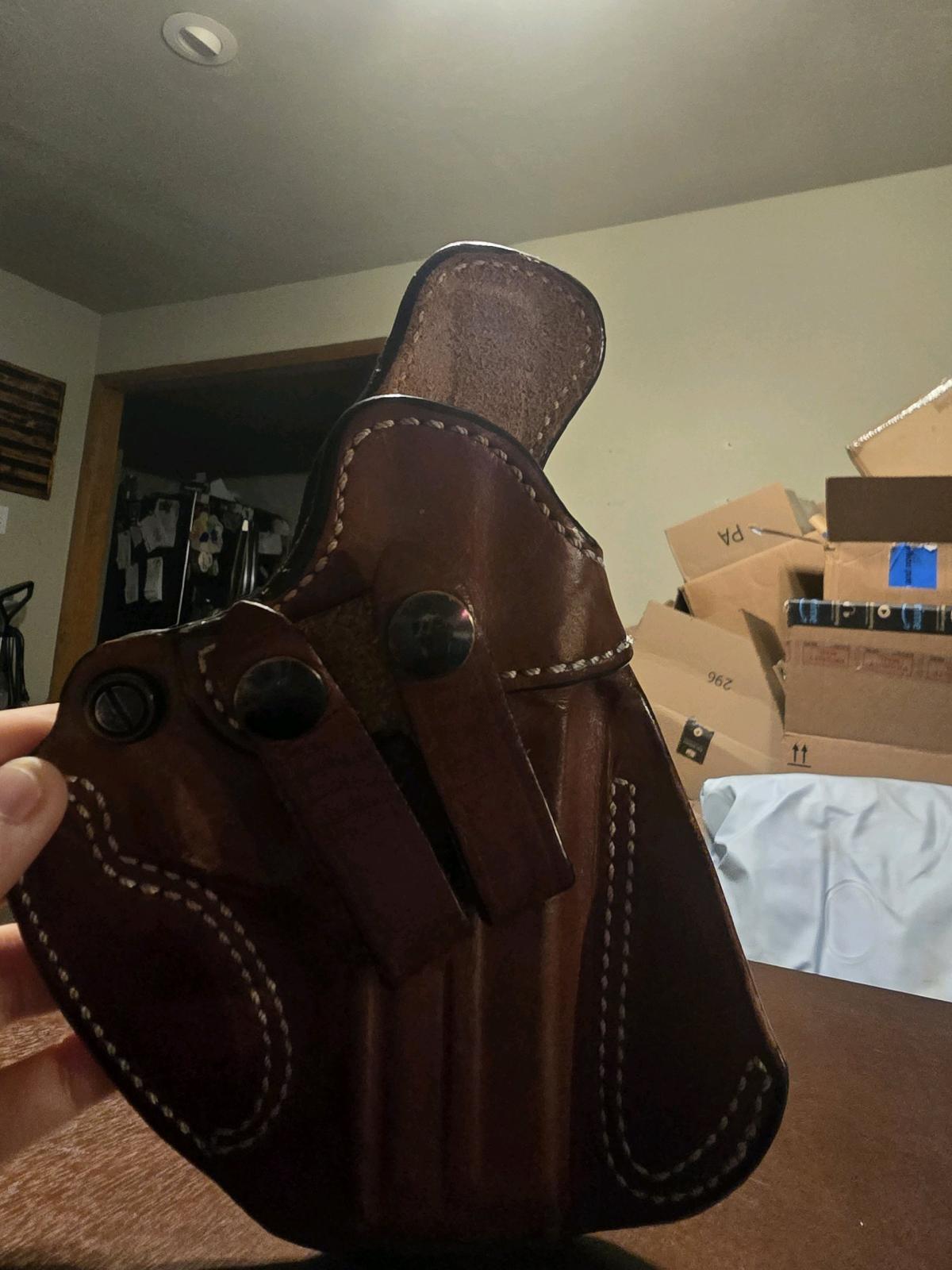 DeSantis 028 Leather IWB Holster Beretta M9 92FS Right Hand - Sulphur, Oklahoma - FleaMarketBay