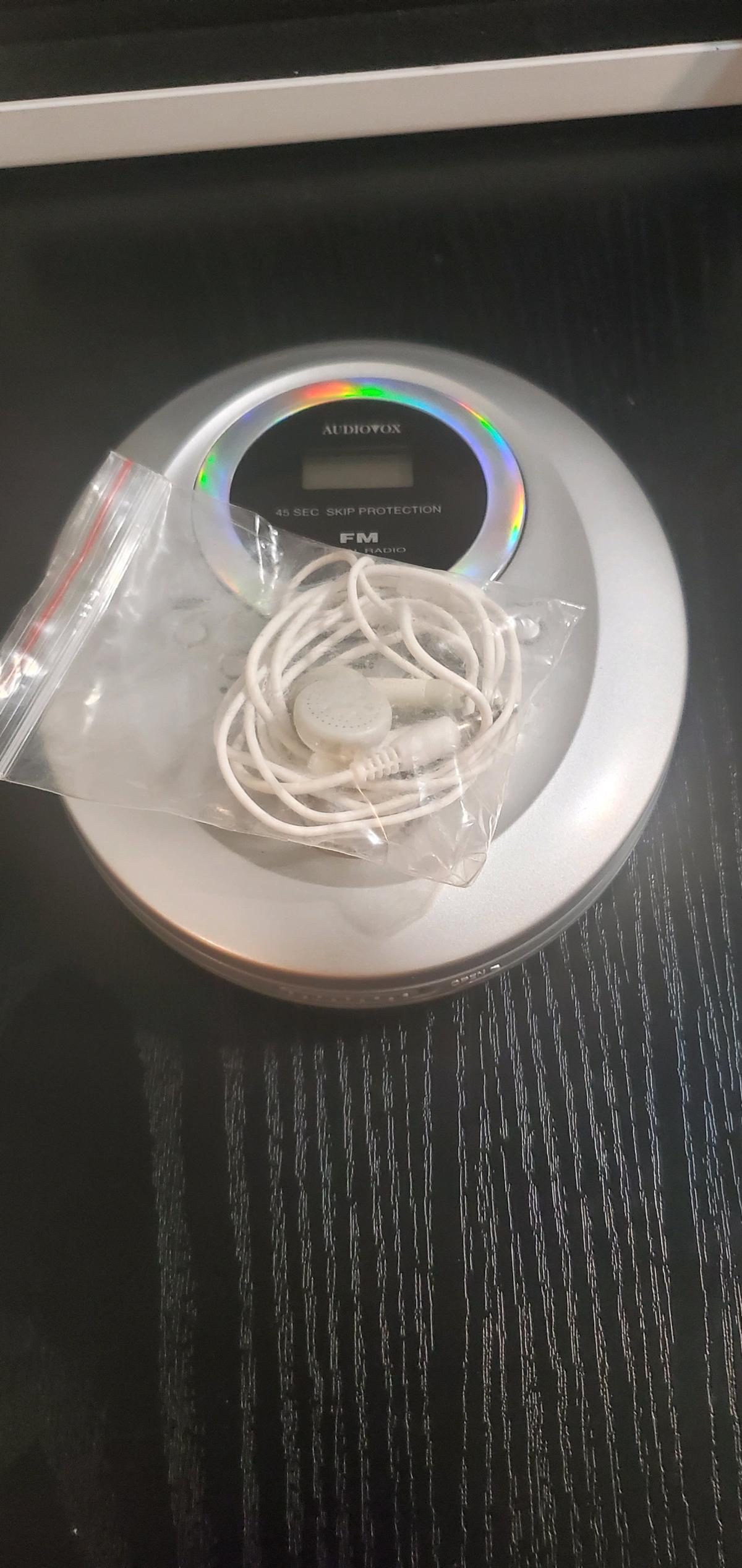 Audiovox DM821045 Portable CD Player - Ozone Park, New York - FleaMarketBay