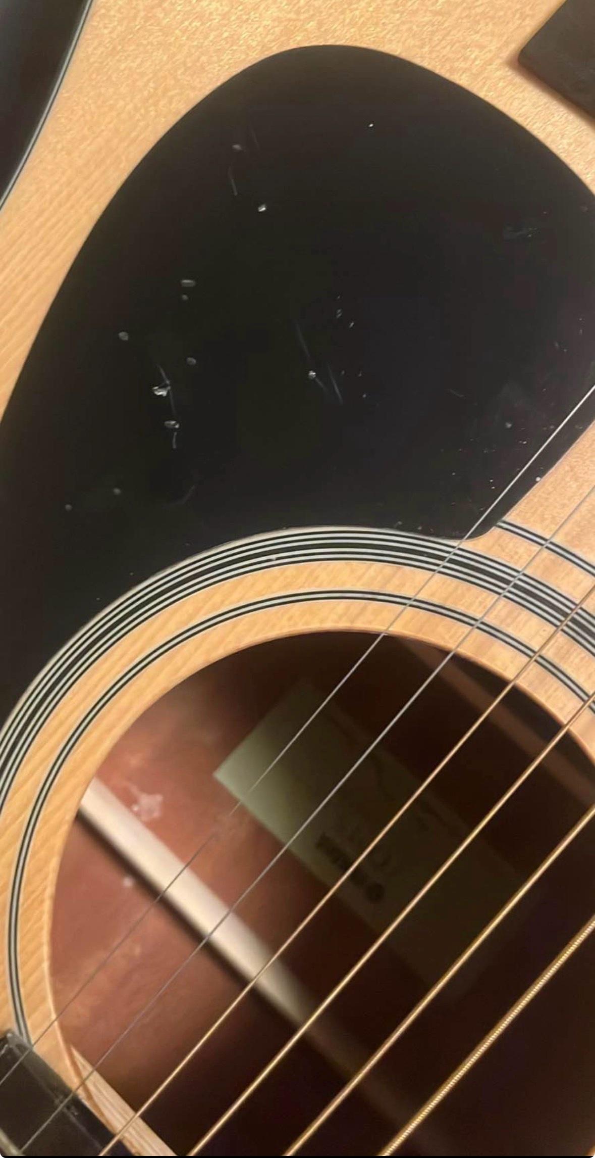 Yamaha Acoustic Guitar - Adelanto, California - FleaMarketBay