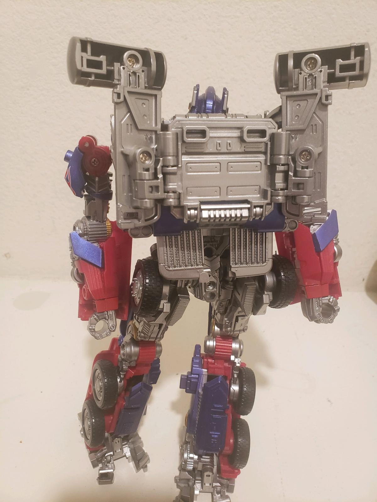 transformers Optimus prime minister tomorrow - Calimesa, California - FleaMarketBay