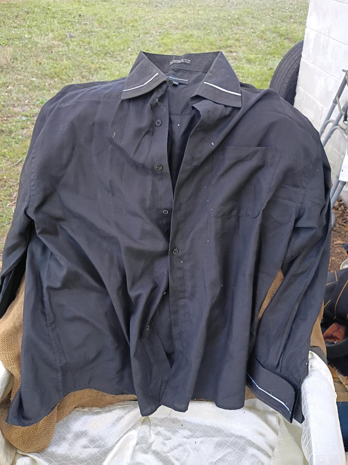 A  Nice Mens Black Long Sleeve Top - Swansea, South Carolina - FleaMarketBay