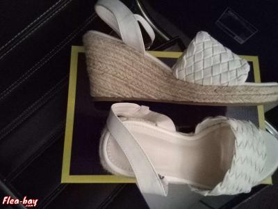 Brand New in box White Wedges - Thumbnail 2