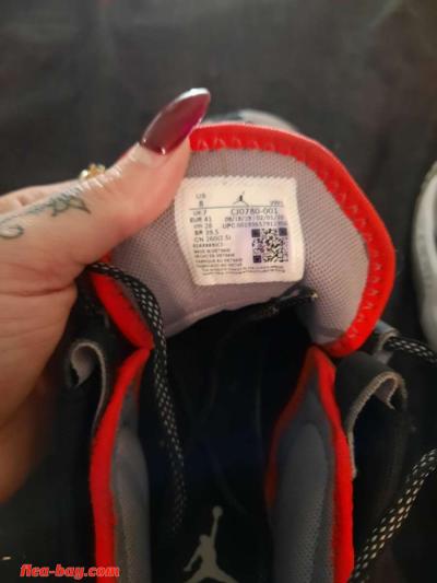 Men's Jordans size 8 - Thumbnail 5