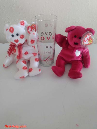 Valentine's beanie babys with flower vase