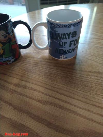 two Disney coffee cups - Thumbnail 4